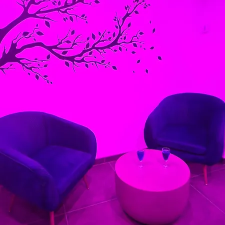 Hodinový hotel Nuit Blanche Normandie *