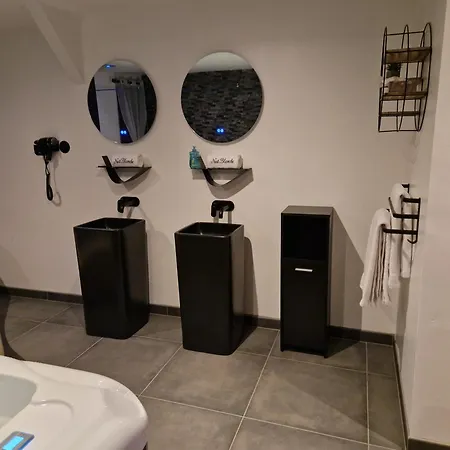 Nuit Blanche Normandie Love hotel *